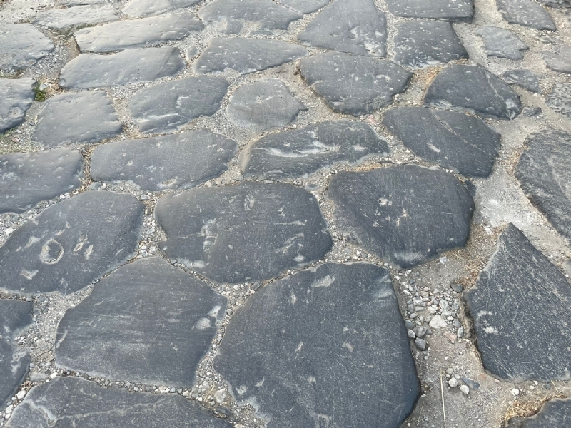 Delen van de route liepen we vandaag over de Via Cassia: een 2000 jaar oude Romeinse weg Delen van de route liepen we vandaag over de Via Cassia: een 2000 jaar oude Romeinse weg